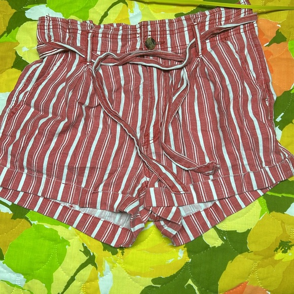 American Eagle women striped shorts - Picture 5 of 11